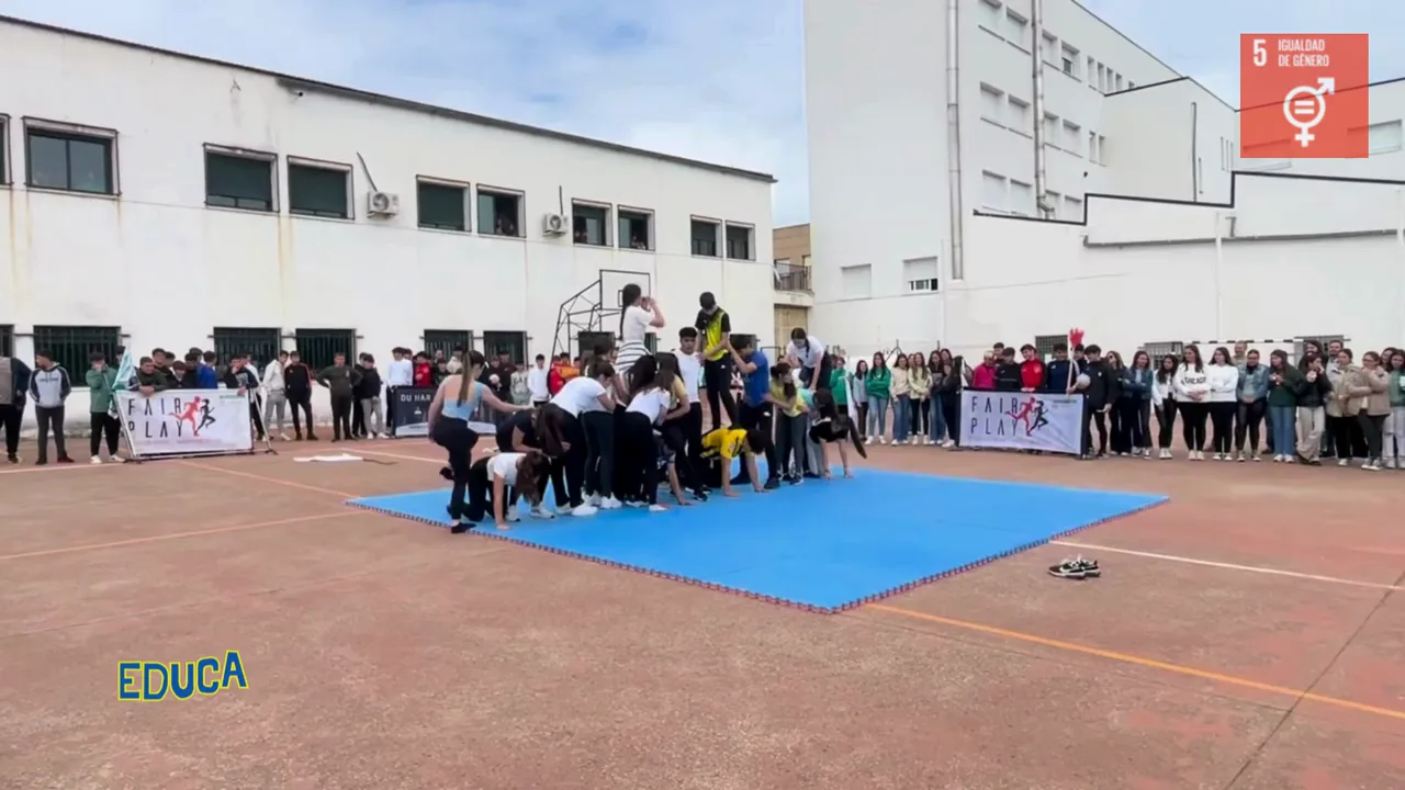 Fotograma del resumen de las Olimpiadas 2025, montado por el alumnado